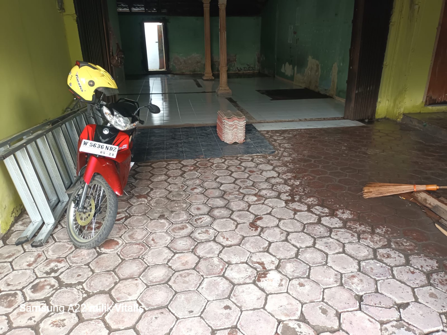 Rumah Dijual dengan Posisi Hook Sangat Strategis Cocok buat Hunian atau Kos kosan