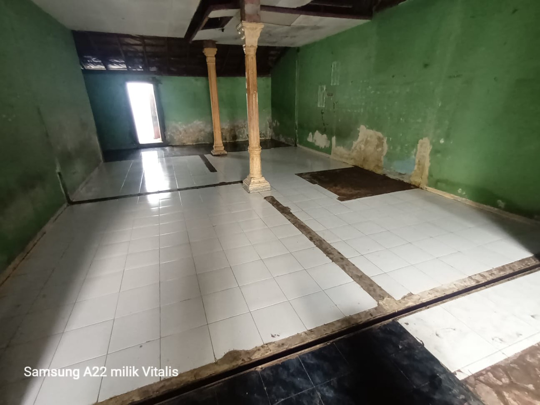 Rumah Dijual dengan Posisi Hook Sangat Strategis Cocok buat Hunian atau Kos kosan