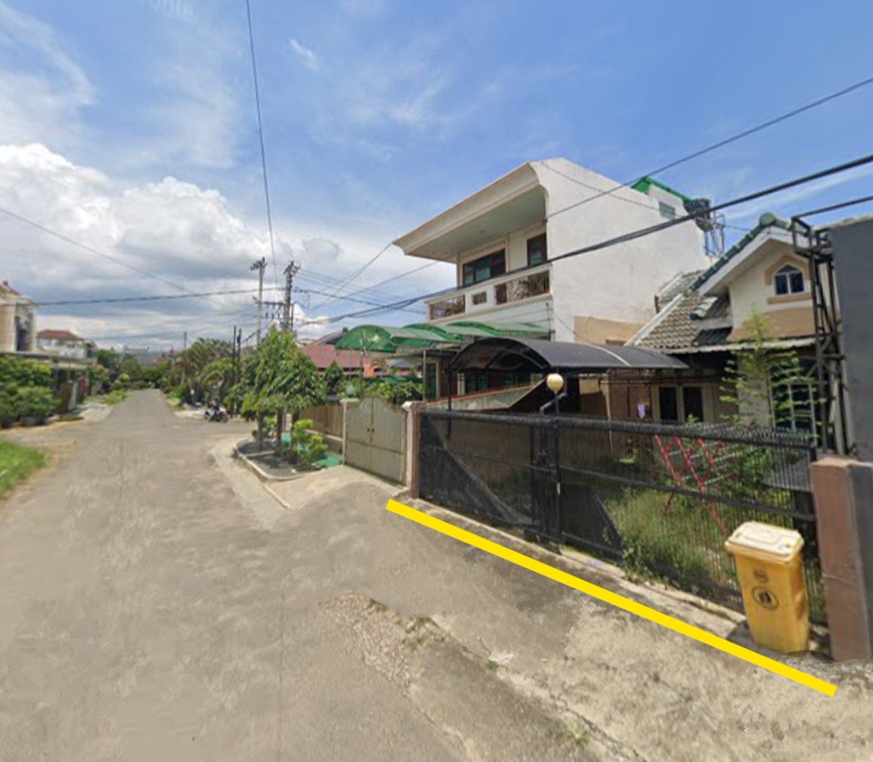 Rumah strategis dijalan Griya Fantasi Perum Wayhalim Permai (BTN III) dekat sekolah Xaverius Wayhalim Bandarlampung