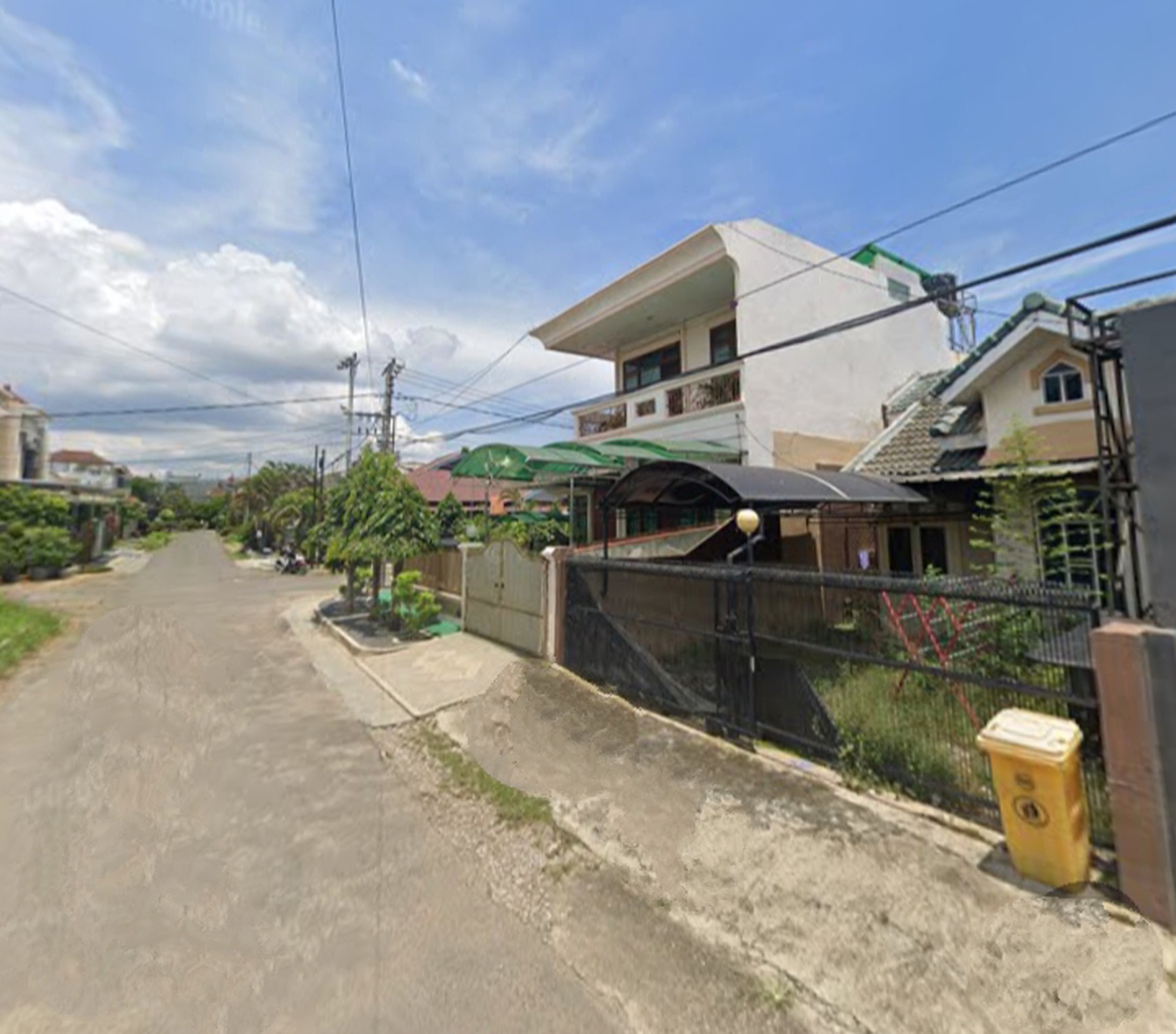 Rumah strategis dijalan Griya Fantasi Perum Wayhalim Permai (BTN III) dekat sekolah Xaverius Wayhalim Bandarlampung