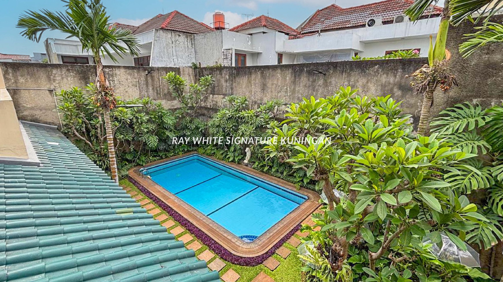Dijual Rumah Mewah 2 Lantai di Pasar Minggu