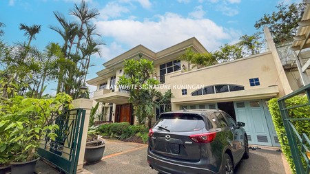 Dijual Rumah Mewah 2 Lantai di Pasar Minggu
