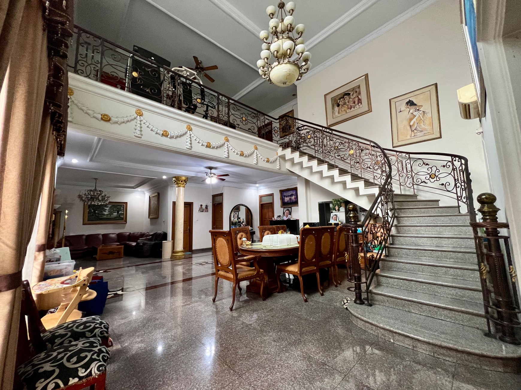 Rumah dijual nyaman, lokasi strategis di Cipete Jaksel