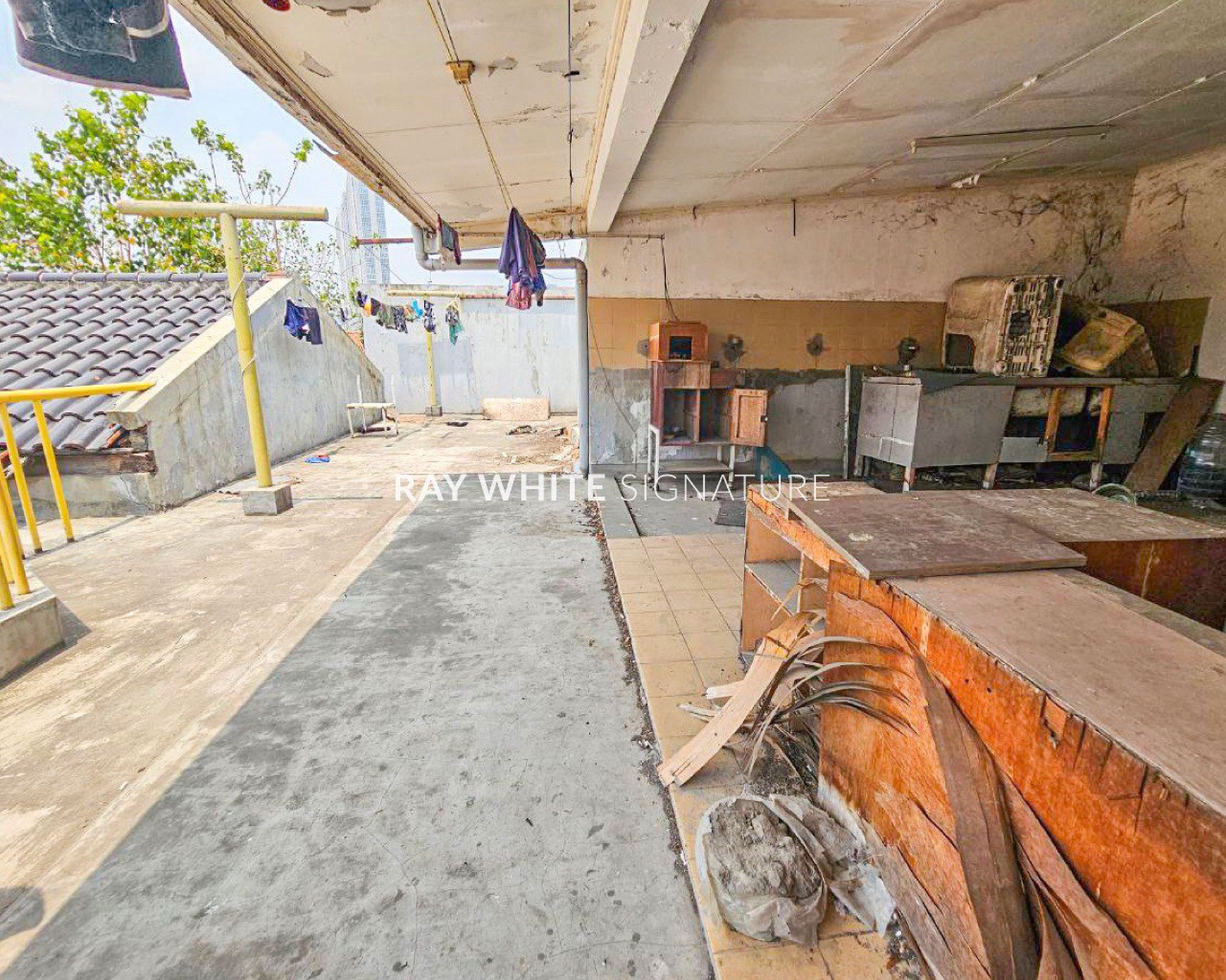 Tanah dan Bangunan Komersil di Jl Kramat V Dekat Senen