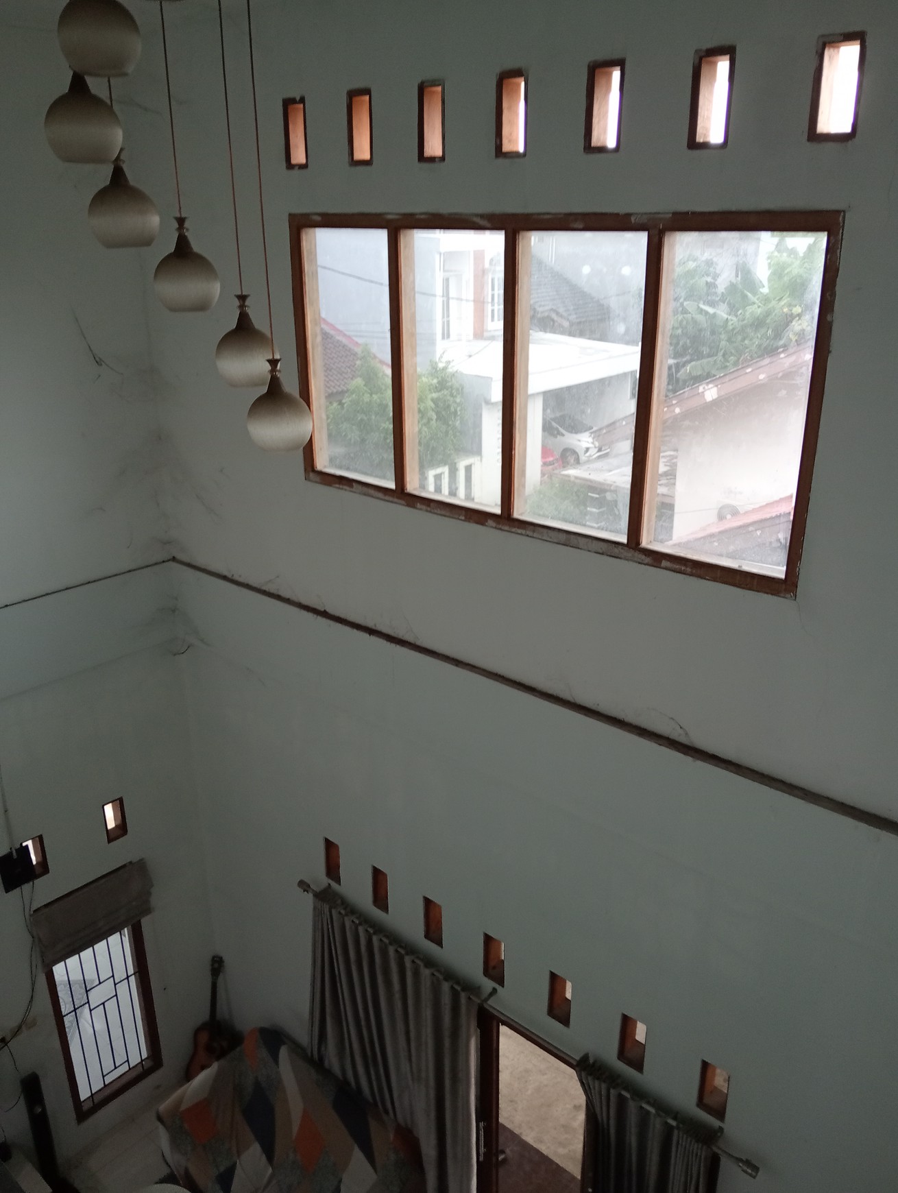 Rumah dilingkungan tenang dan strategis dekat dengan stasiun dan Kampus UI