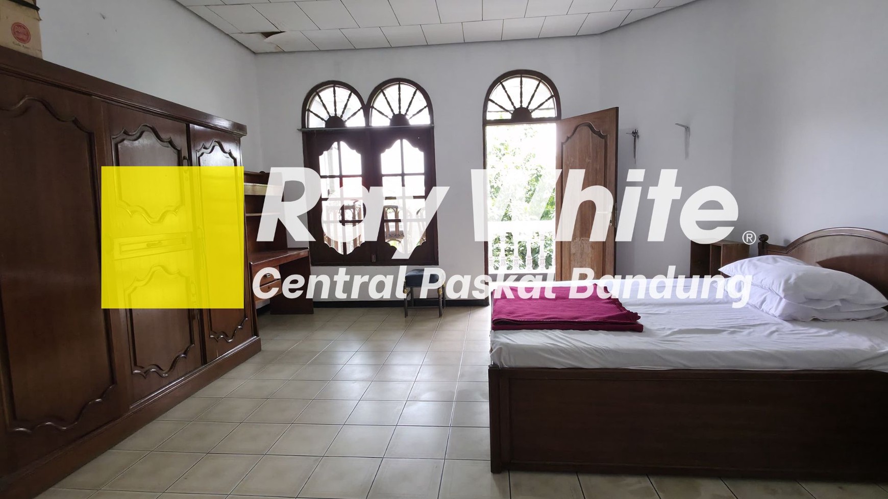 Rumah 2 Lantai di Situsari Buah Batu Bandung