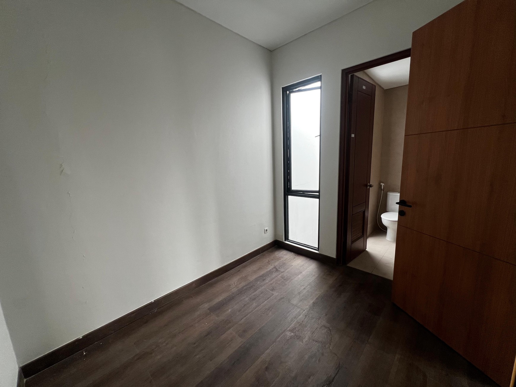 DiSewakan Rumah Modern Minimalis Cluster Bali Resort Tangerang Sepatan