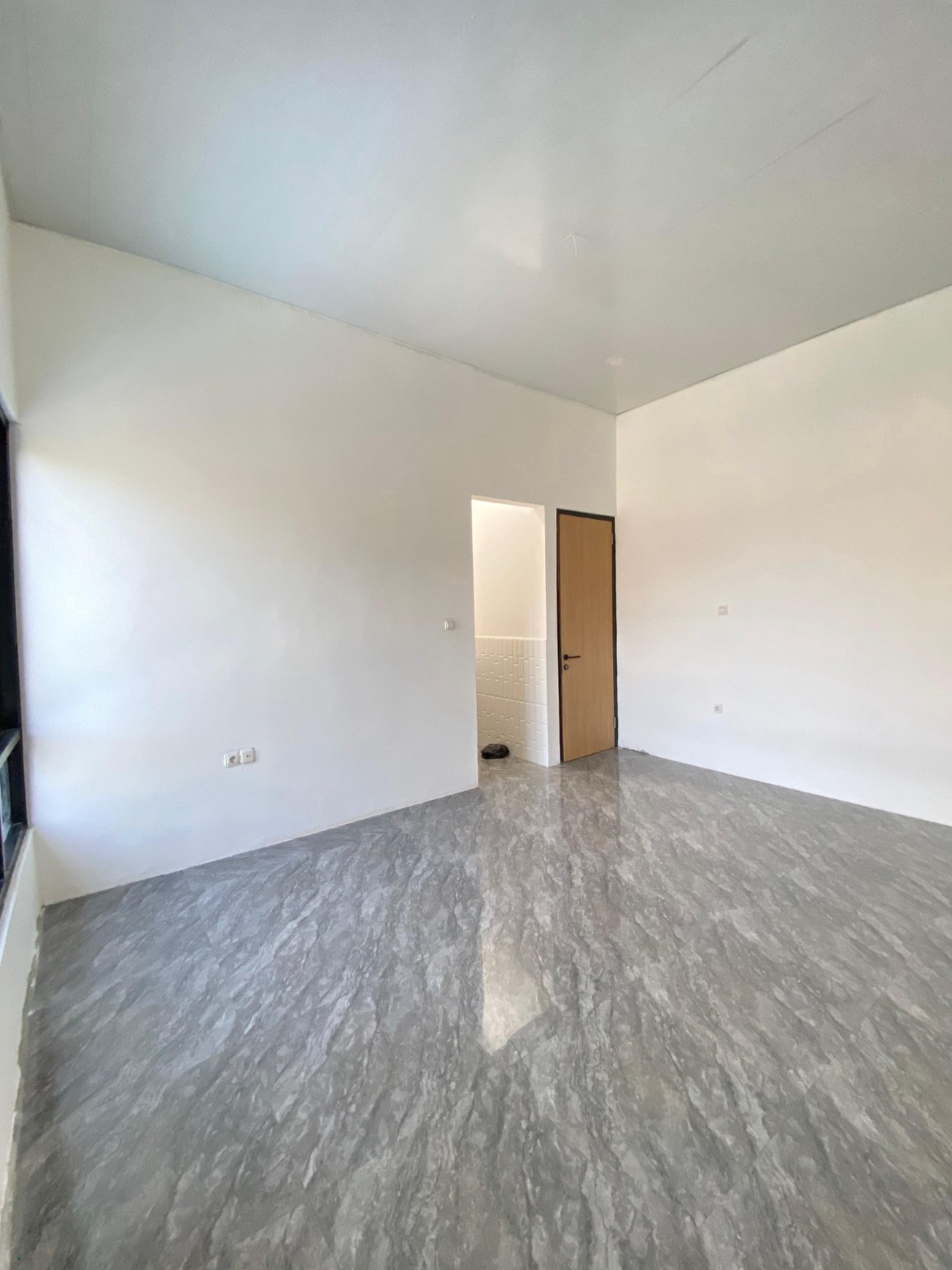 Rumah Brand New Siap Huni di Komplek Besar dan Strategis di Cinere