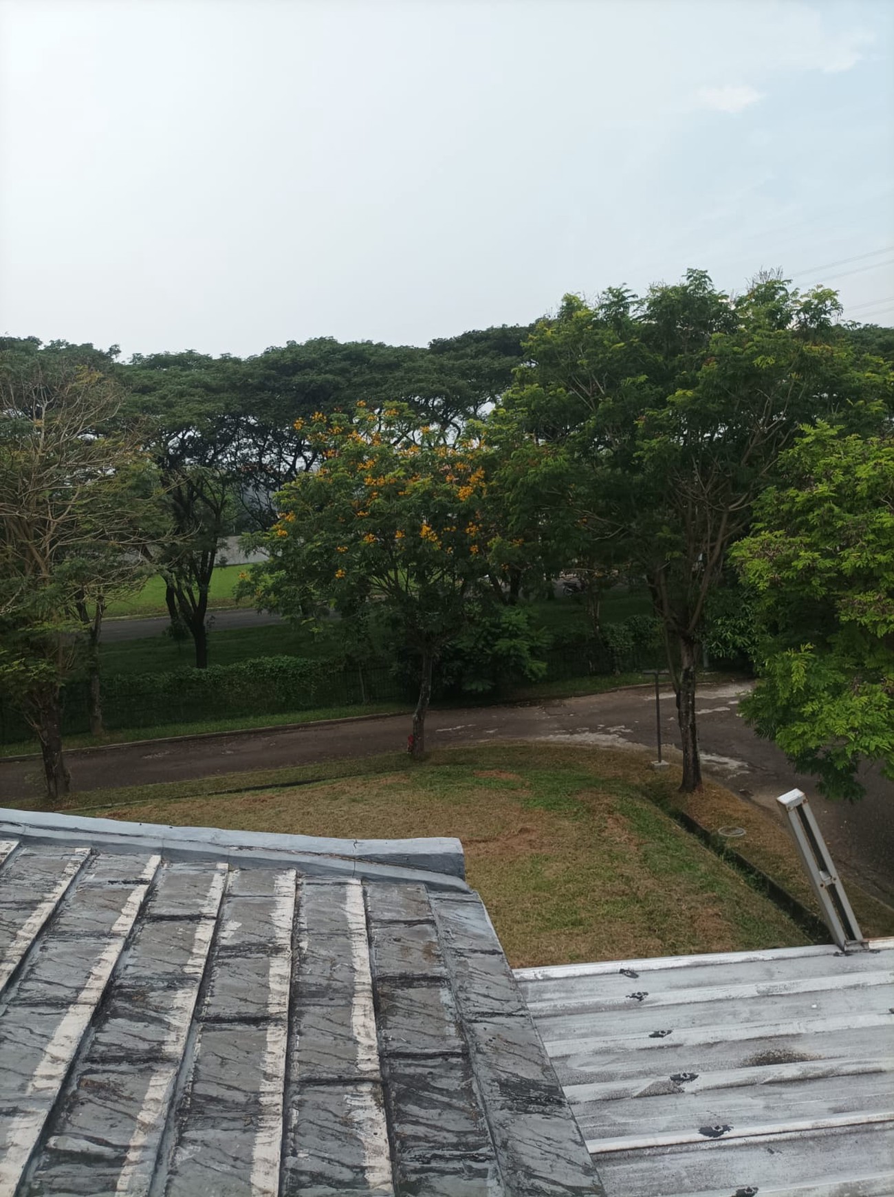 RUMAH SIAP HUNI DI LOKASI STRATEGIS DI ZONA AMERIKA CLUSTER BAHAMA DEKAT DENGAN AEON MALL KOTA DELTAMAS CIKARANG