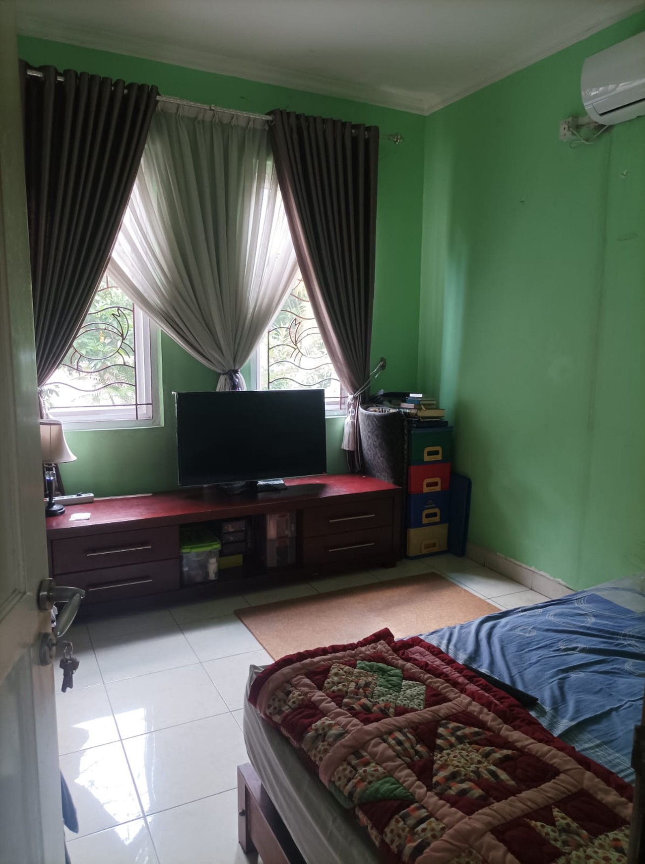 RUMAH SIAP HUNI DI LOKASI STRATEGIS DI ZONA AMERIKA CLUSTER BAHAMA DEKAT DENGAN AEON MALL KOTA DELTAMAS CIKARANG