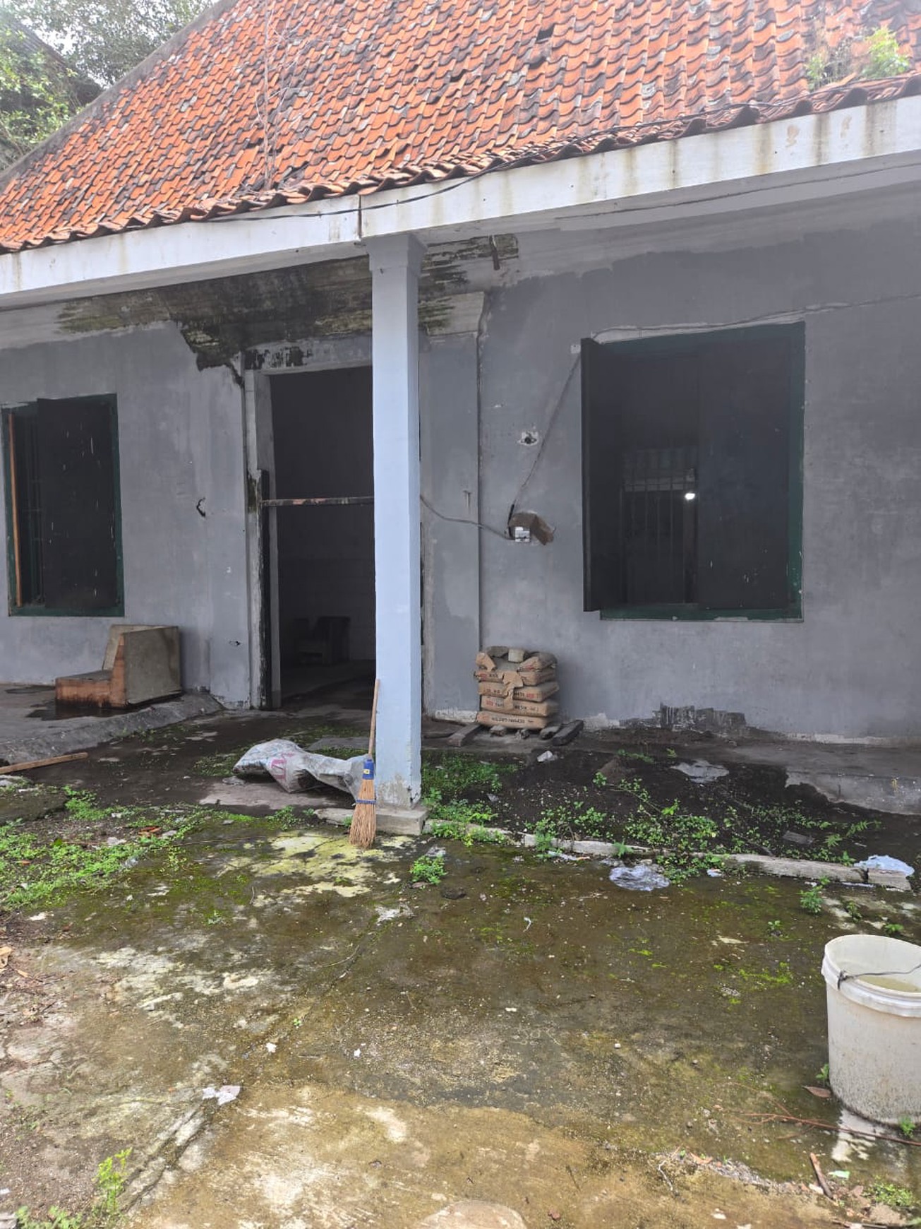 Murah Luas 405 M2 Rumah Usaha Gudang Jalan Kalisosok Lor - Krembangan Surabaya Pusat Dekat Jembatan Merah, Rajawali, Bubutan, Kalimas, Pelabuhan Tanjung Perak Cocok.buat Segala Usaha Expedisi, Kantor,