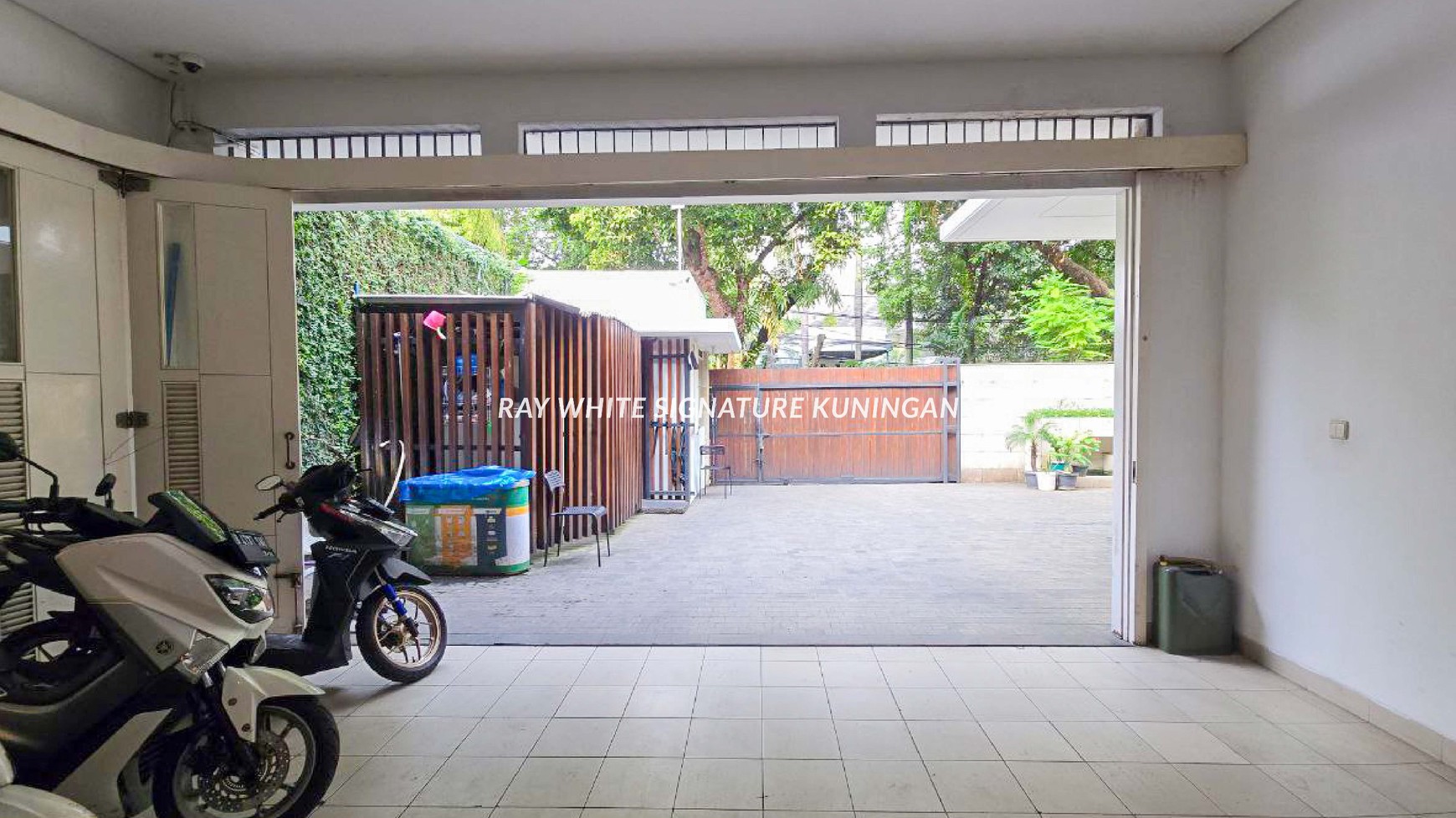 Dijual Rumah Mewah Di Kawasan Elite Dekat SCBD