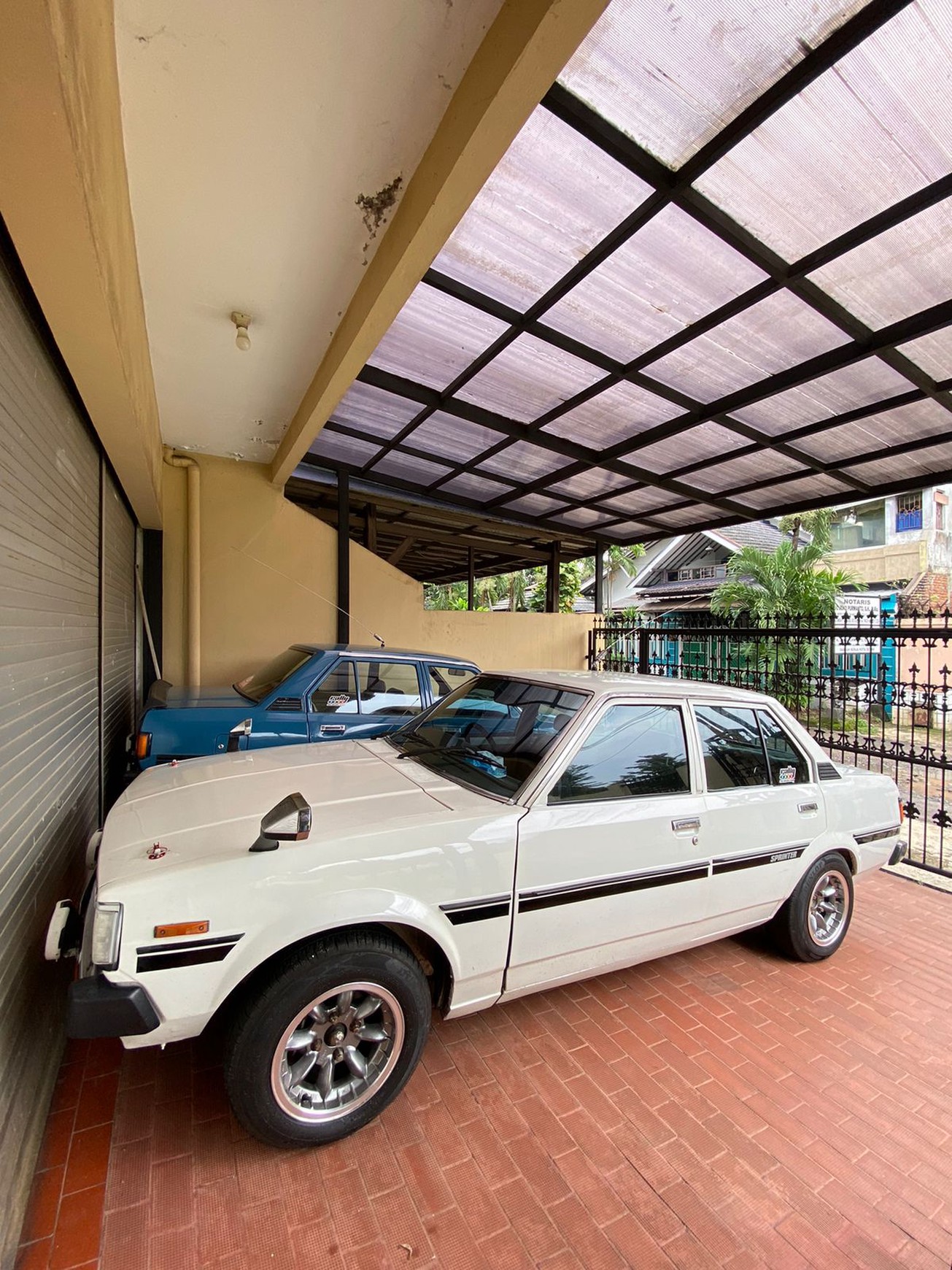 Rumah 1 Lantai Posisi Hook di Cinere - Luas Tanah 857 m2 Lokasi Strategis