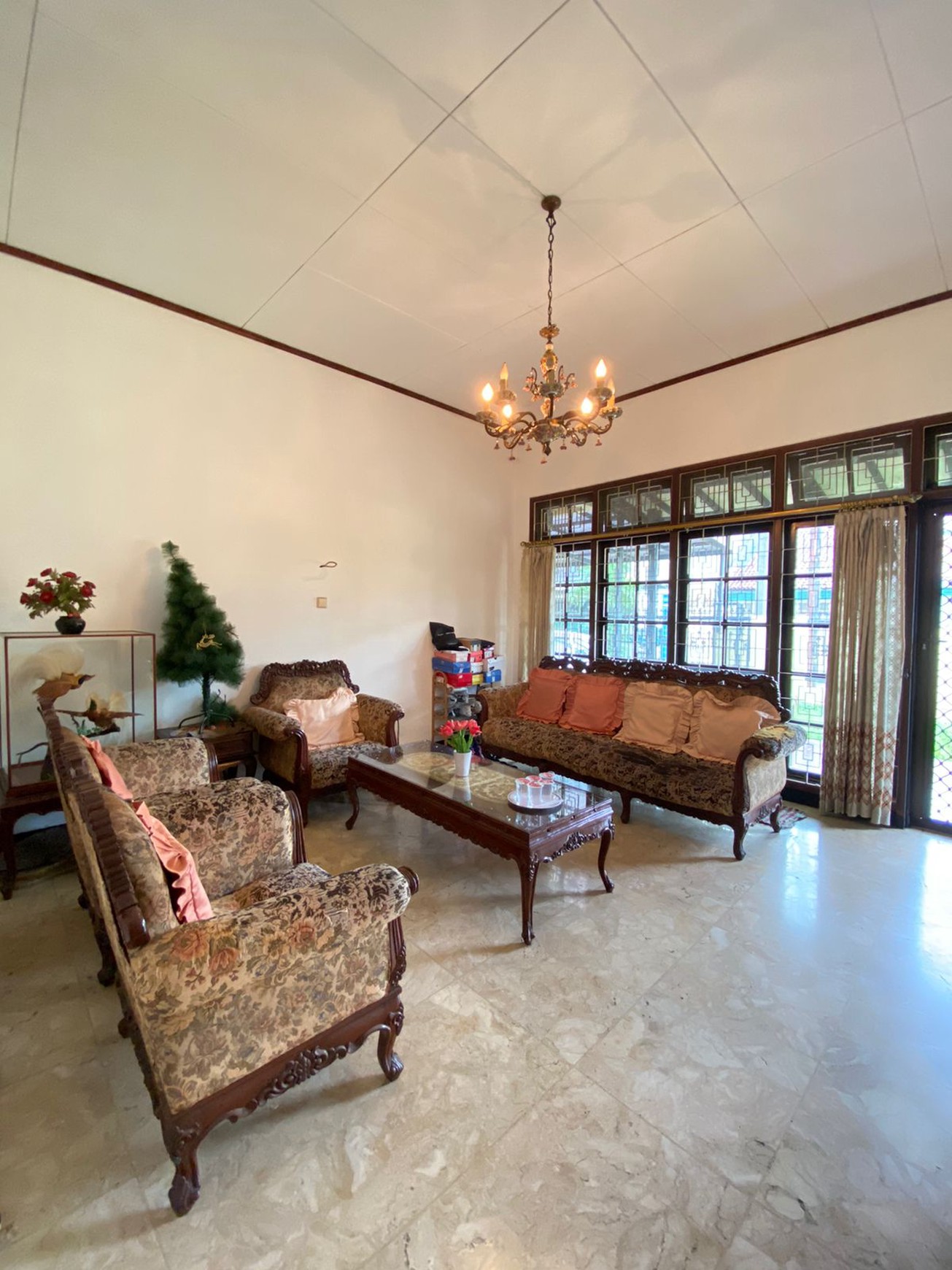 Rumah 1 Lantai Posisi Hook di Cinere - Luas Tanah 857 m2 Lokasi Strategis