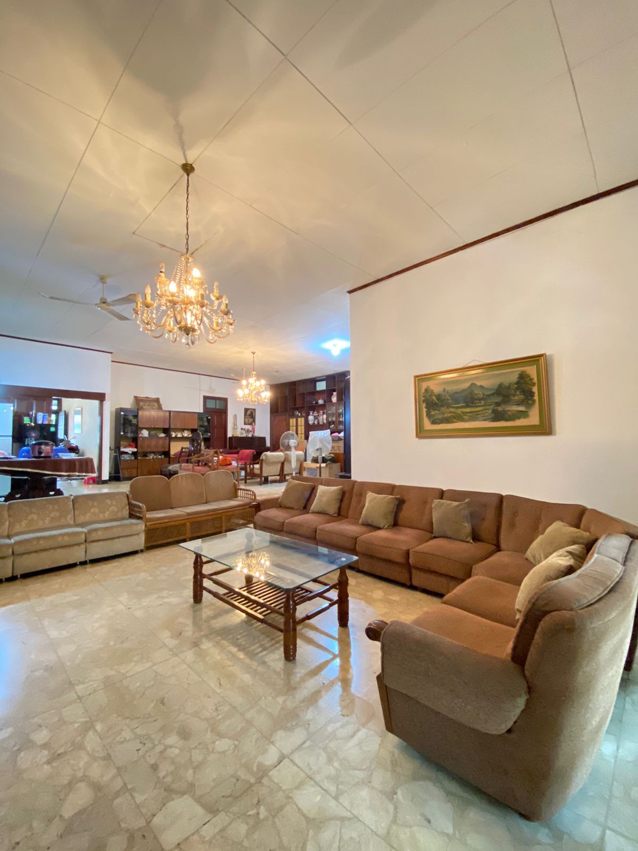 Rumah 1 Lantai Posisi Hook di Cinere - Luas Tanah 857 m2 Lokasi Strategis