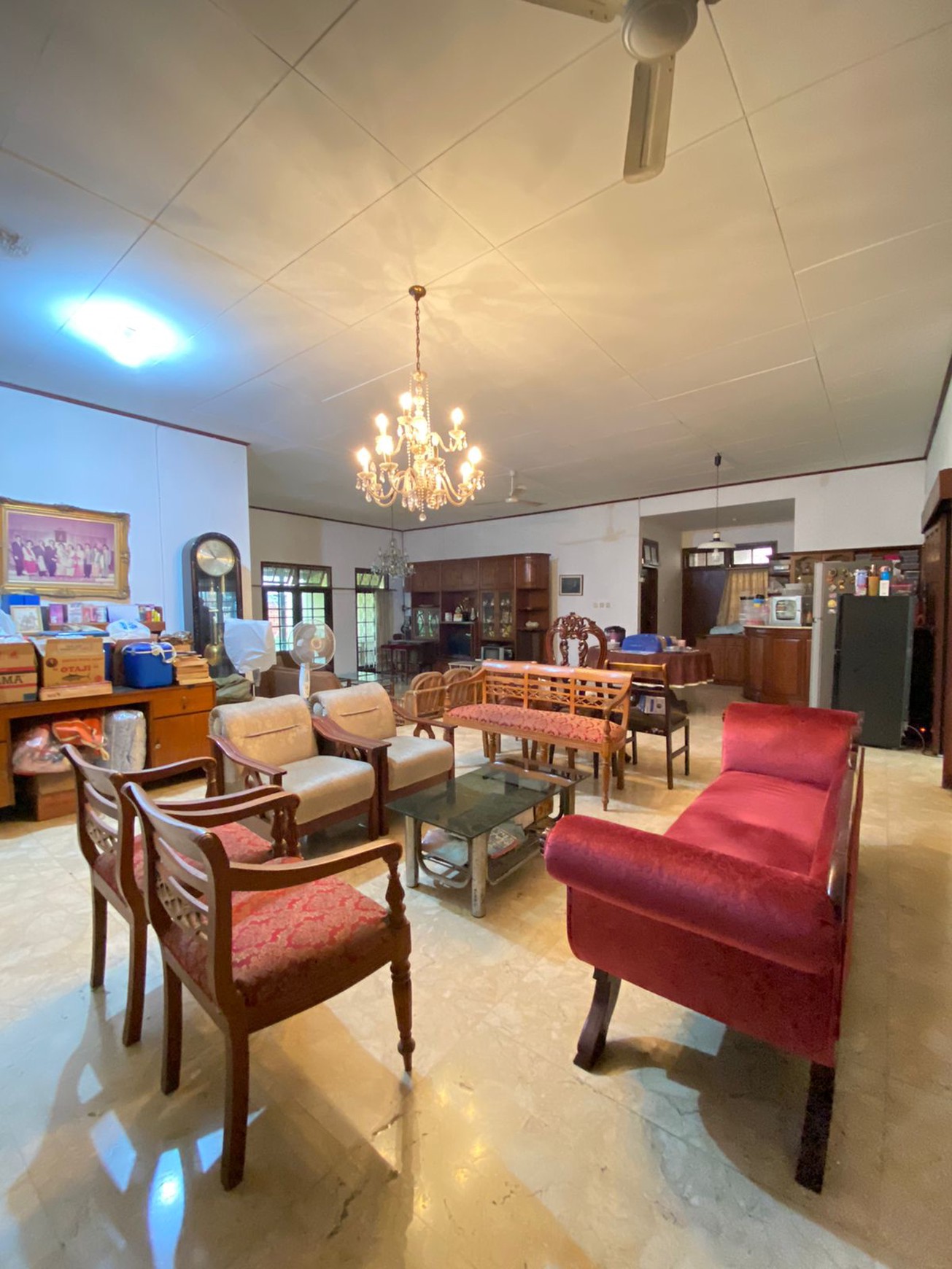 Rumah 1 Lantai Posisi Hook di Cinere - Luas Tanah 857 m2 Lokasi Strategis