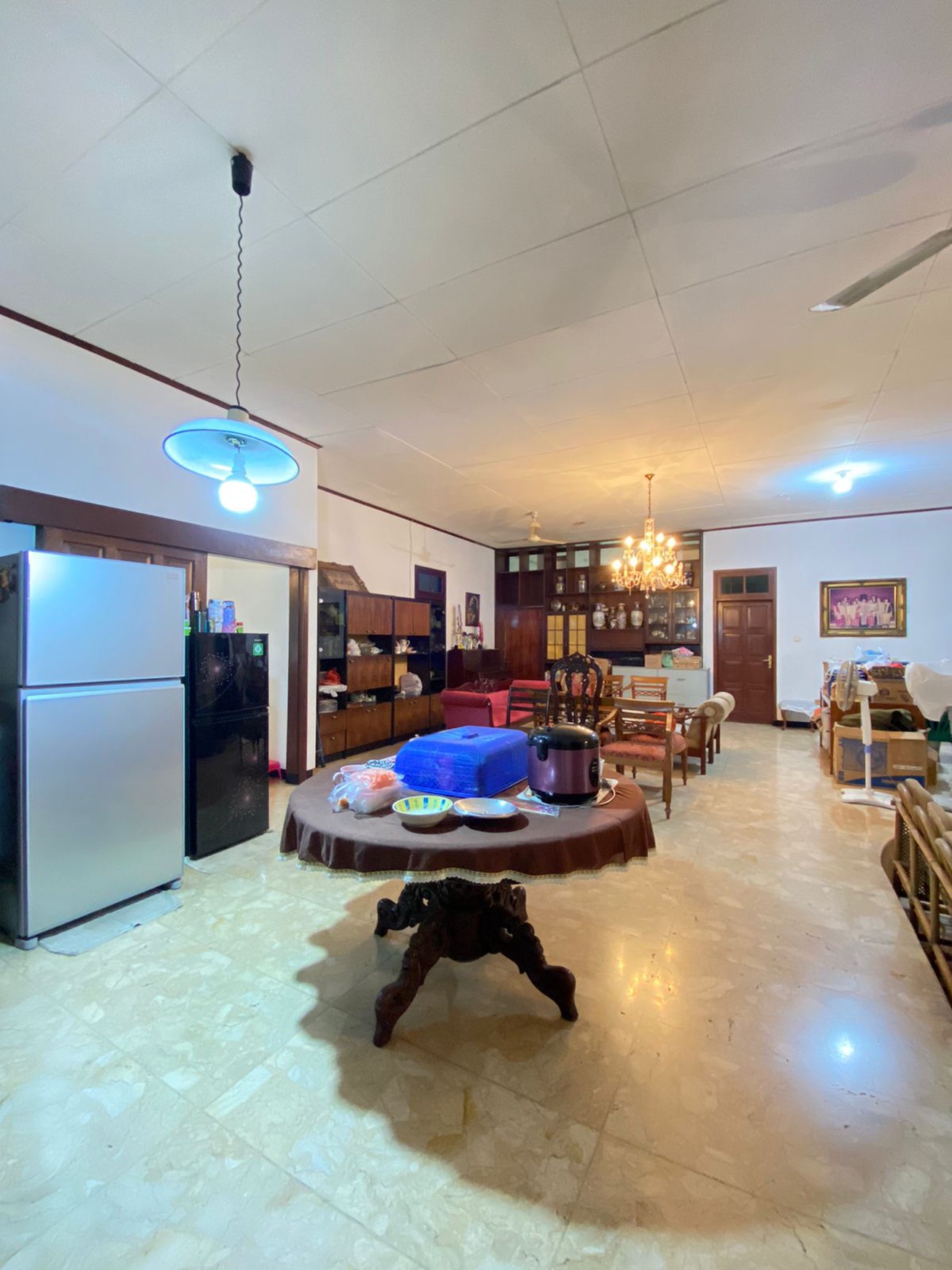 Rumah 1 Lantai Posisi Hook di Cinere - Luas Tanah 857 m2 Lokasi Strategis