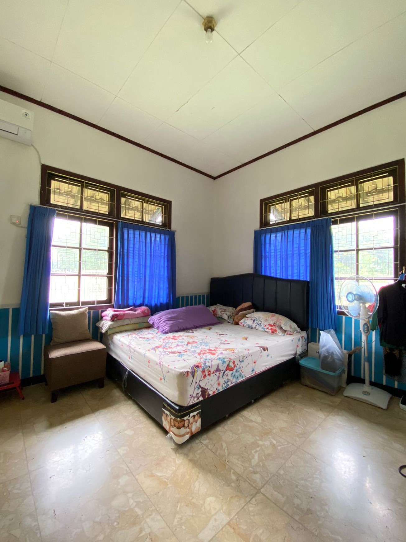 Rumah 1 Lantai Posisi Hook di Cinere - Luas Tanah 857 m2 Lokasi Strategis