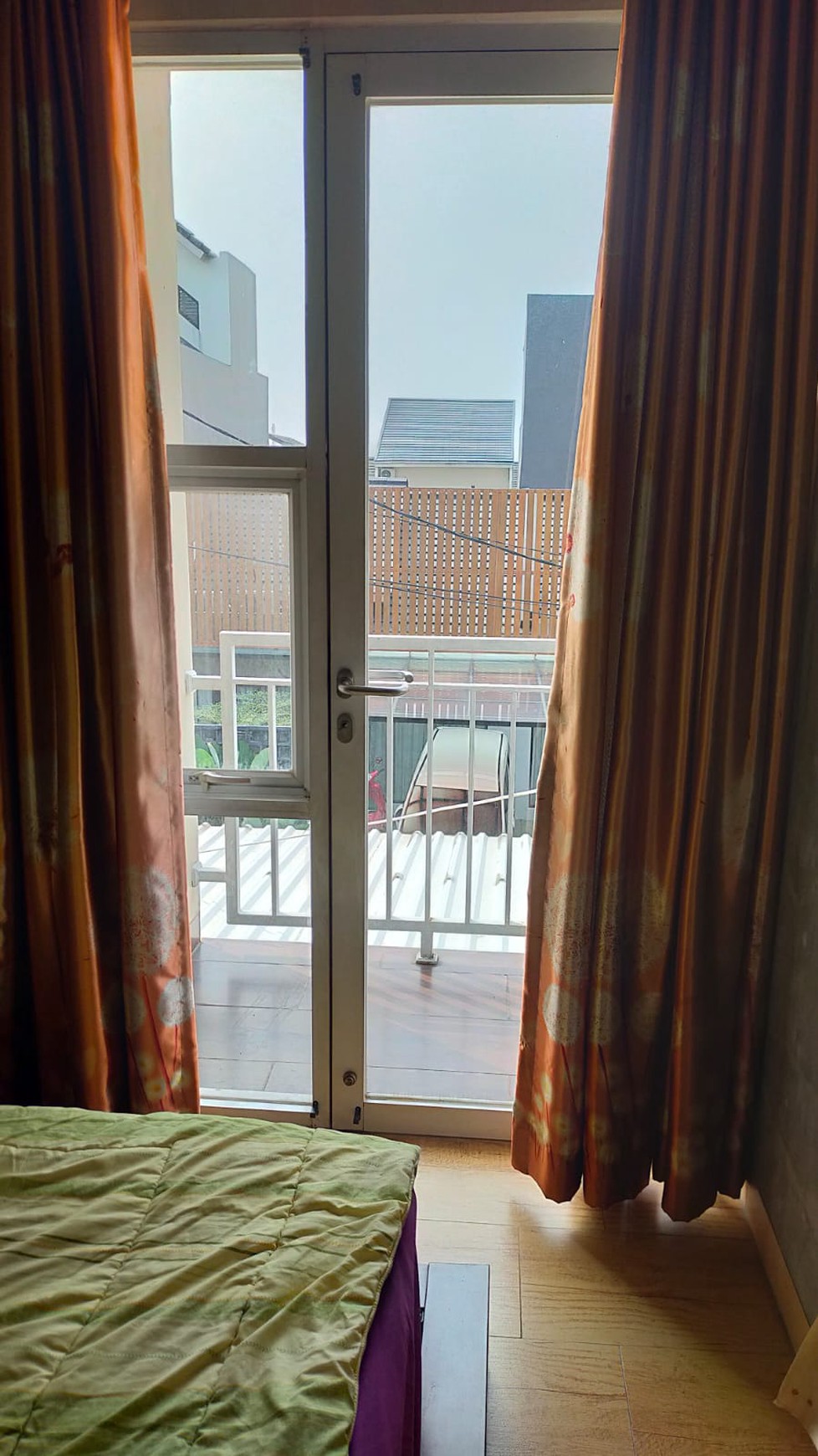 Turun harga rumah Serpong Riverside Residence