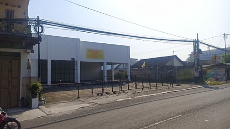Tanah / Ruang Usaha Strategis Di Jalan Laksda Adisucipto Dekat Hyarta dan Transmart Maguwo Depok Sleman