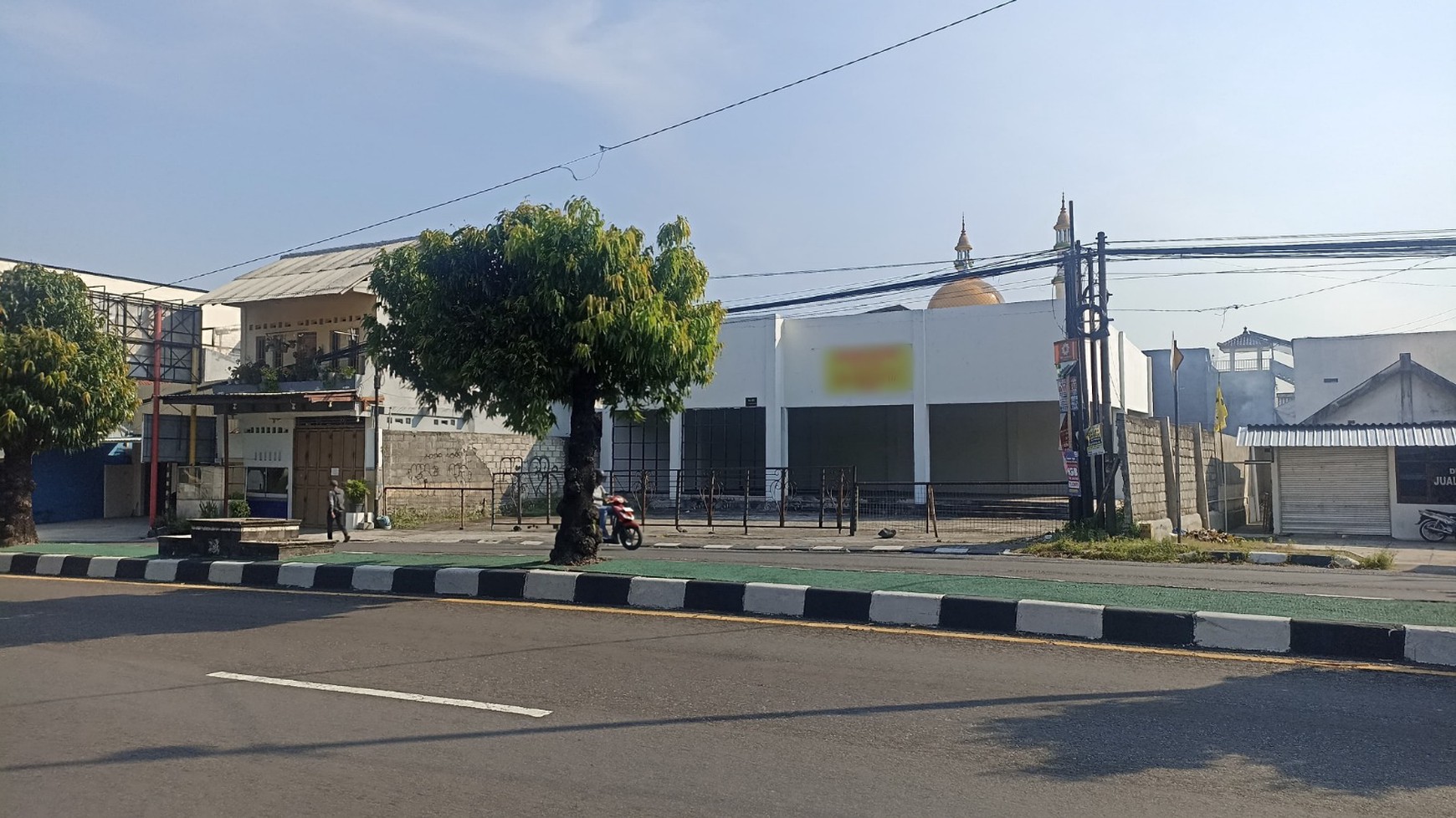 Tanah / Ruang Usaha Strategis Di Jalan Laksda Adisucipto Dekat Hyarta dan Transmart Maguwo Depok Sleman