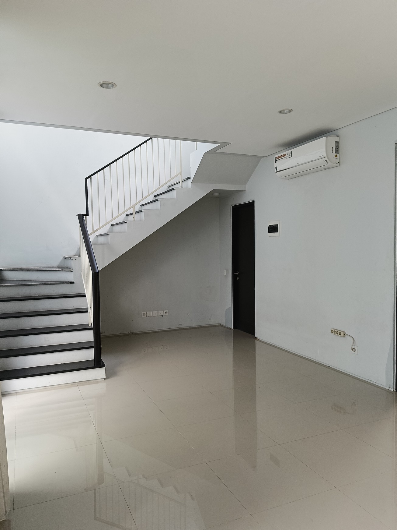 Dijual / Disewakan Oakwood Park type Arizona Citraland Surabaya Barat