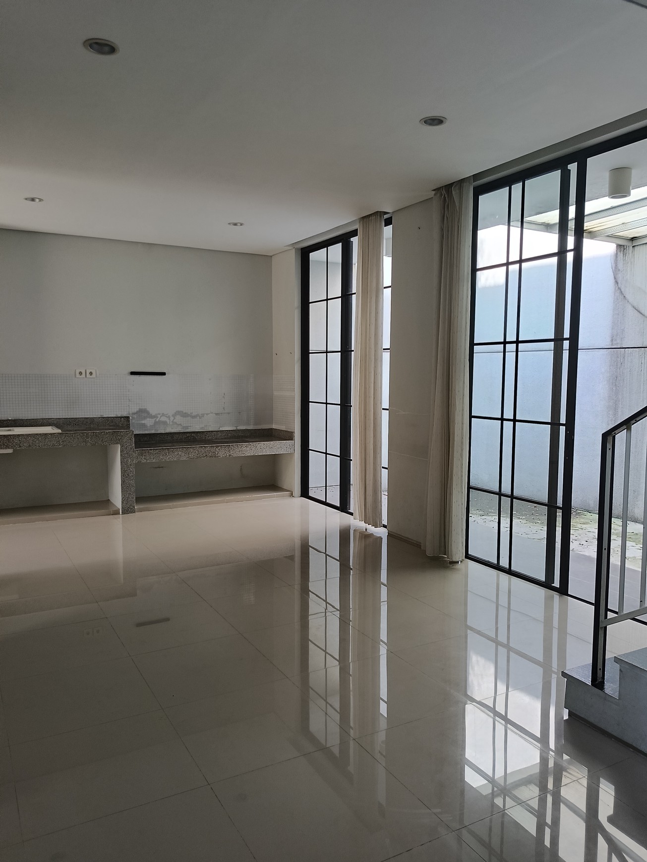 Dijual / Disewakan Oakwood Park type Arizona Citraland Surabaya Barat