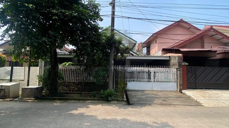 Rumah Terawat di Cinere - Row Jalan Lebar Lokasi Strategis