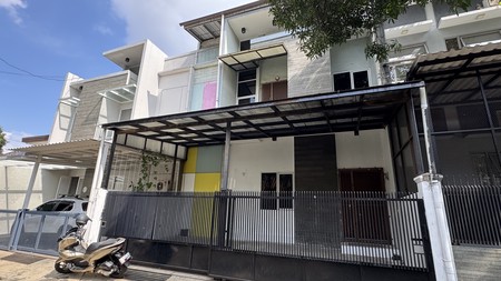 Dijual Rumah Bagus 2 Lantai di Sayap Riau, Bandung Kota