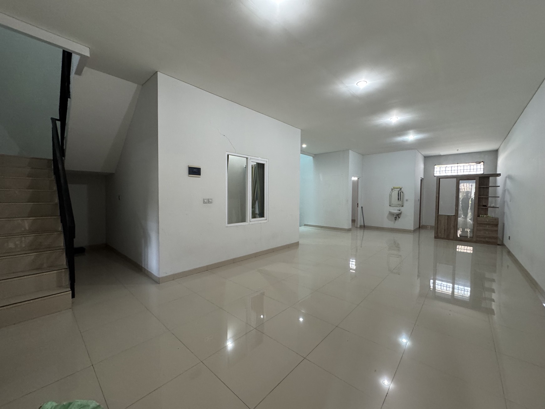 Dijual Rumah Bagus 2 Lantai di Sayap Riau, Bandung Kota