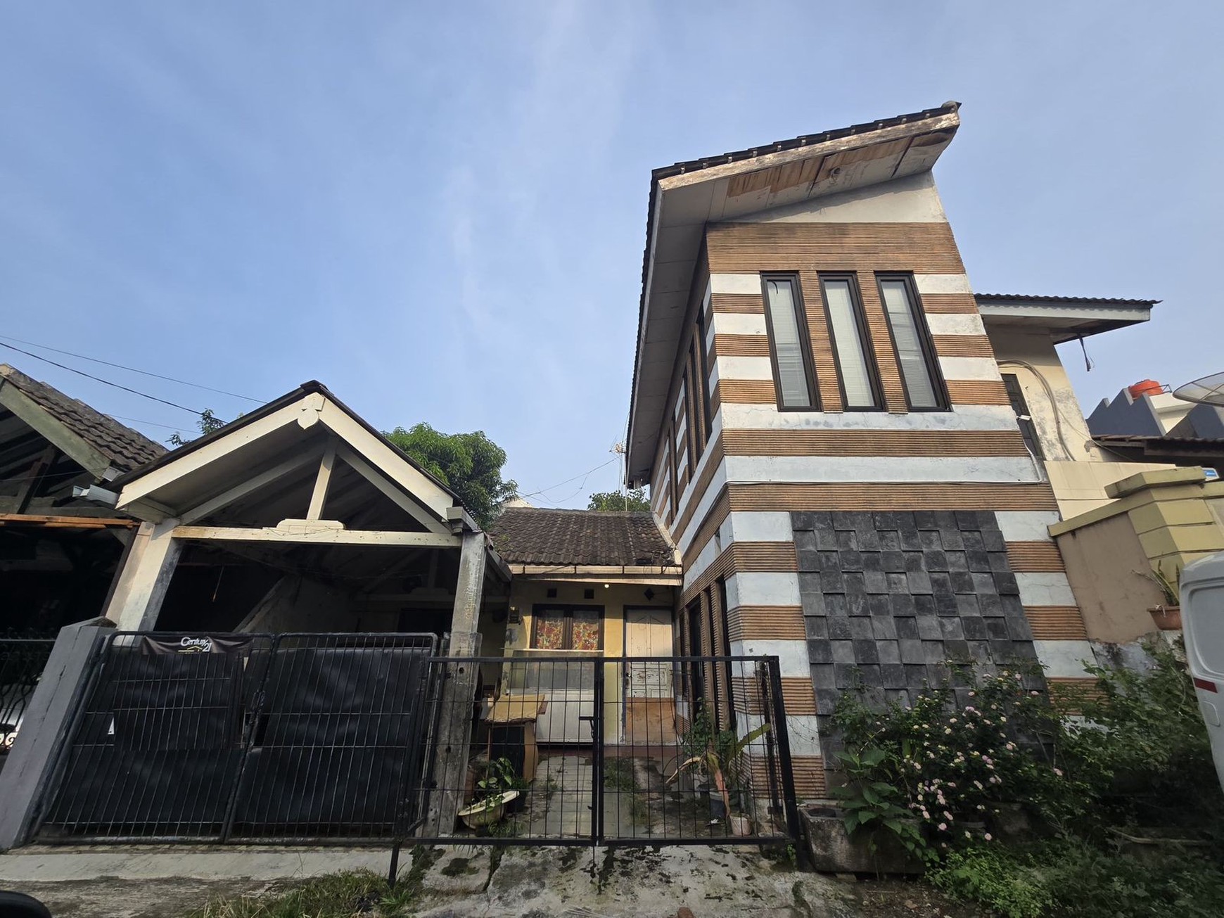 Jual Cepat! Rumah strategis depan Masjid, dekat pasar modern BSD