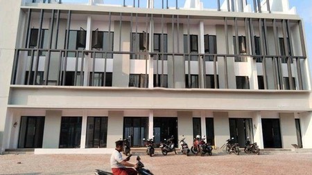 Dijual Ruko 3 Lantai Dian Istana Wiyung Praja Indah, Surabaya