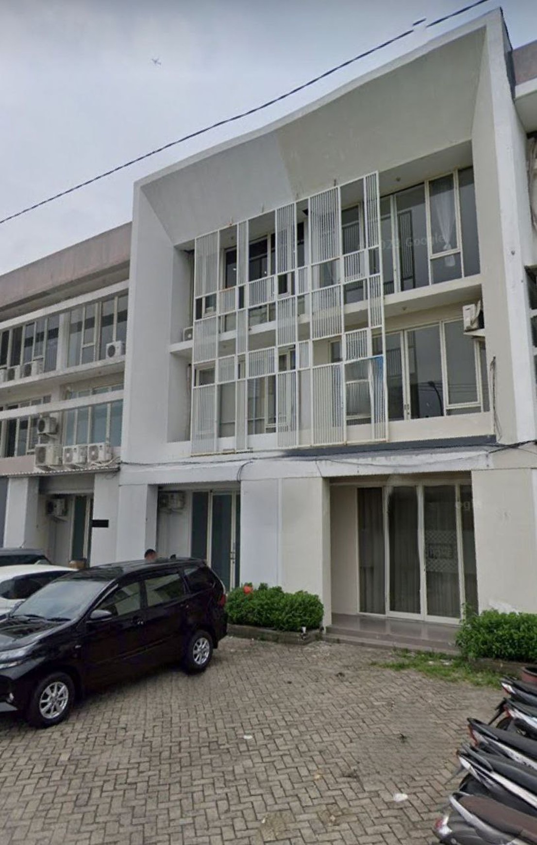Dijual Ruko 3 Lantai Dian Istana Wiyung Praja Indah, Surabaya