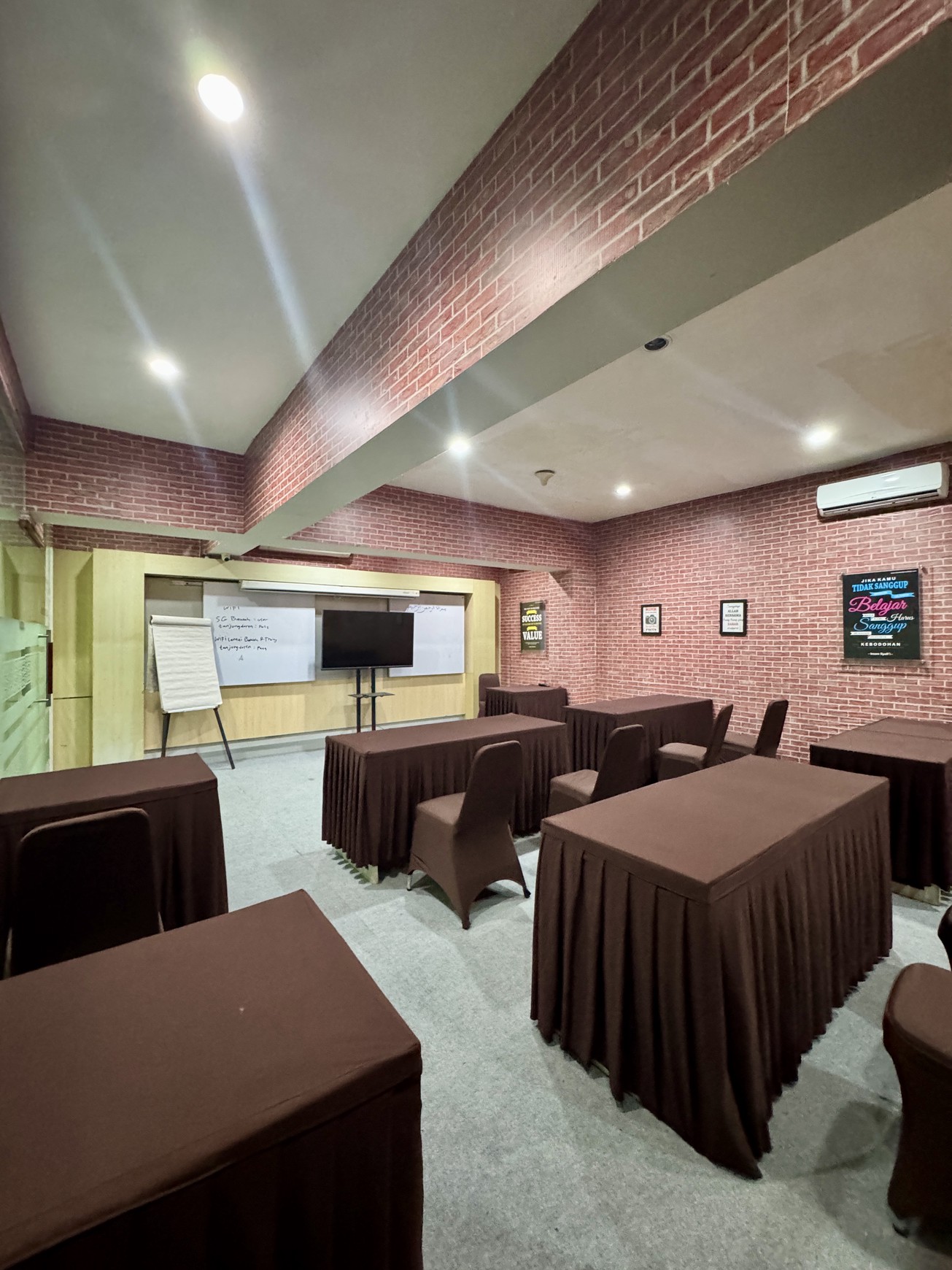 Dijual Ruko gandeng 3 di Tanjung Duren, Jakarta Barat