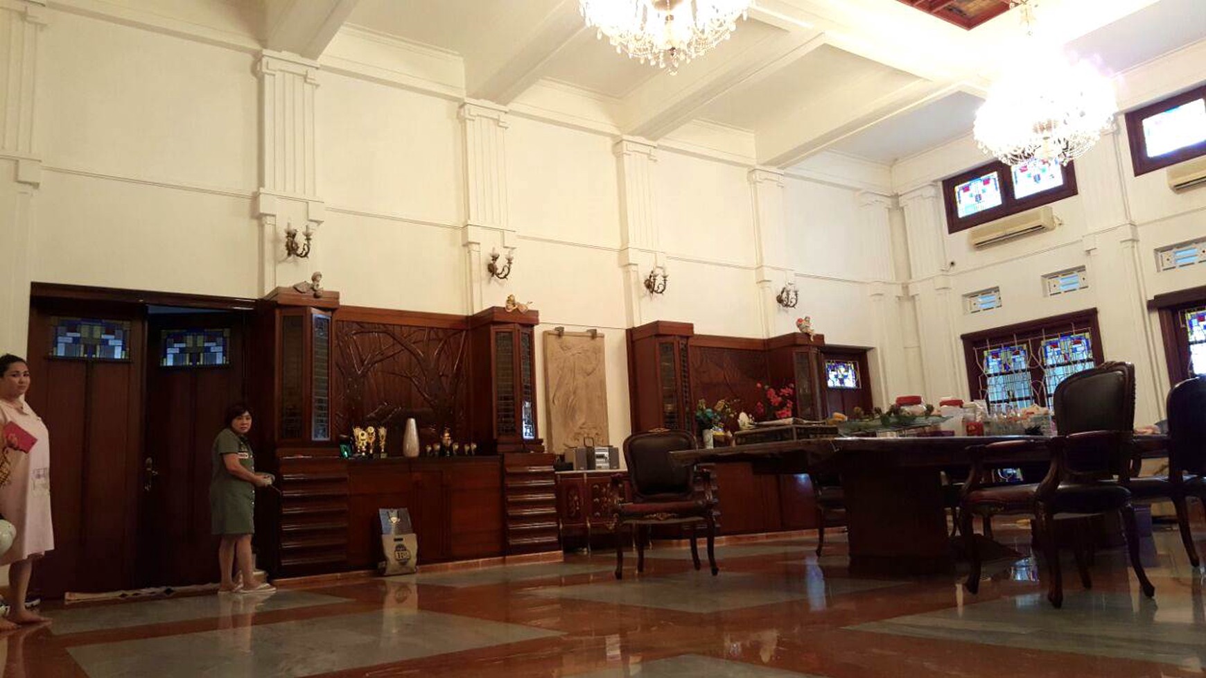 exclusive colonial house @ central surabaya, east java , surabaya.
