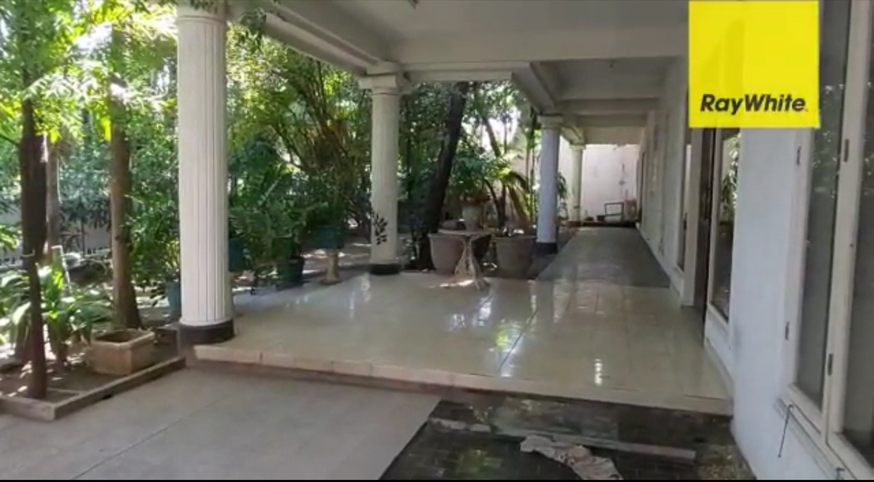 Dijual rumah area komersial Sangat Strategis di raya Merr / Raya Dharmahusada Indah timur
