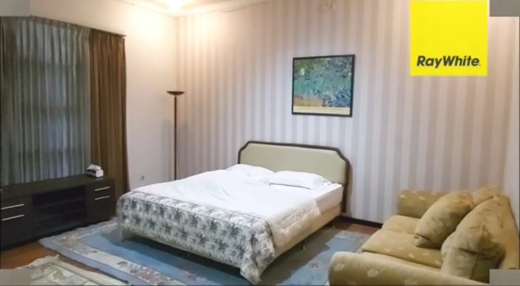 Dijual rumah area komersial Sangat Strategis di raya Merr / Raya Dharmahusada Indah timur