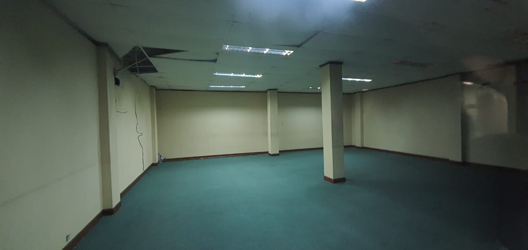 Bangunan Komersial di Area Perdagangan Pusat Kota Surabaya Jl. Raya Gemblongan & Jl. Baliwerti