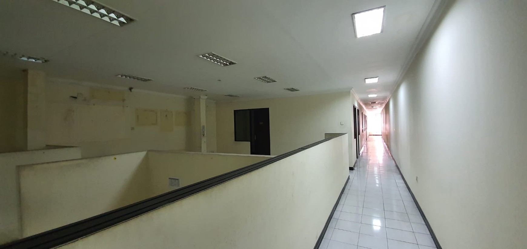 Bangunan Komersial di Area Perdagangan Pusat Kota Surabaya Jl. Raya Gemblongan & Jl. Baliwerti