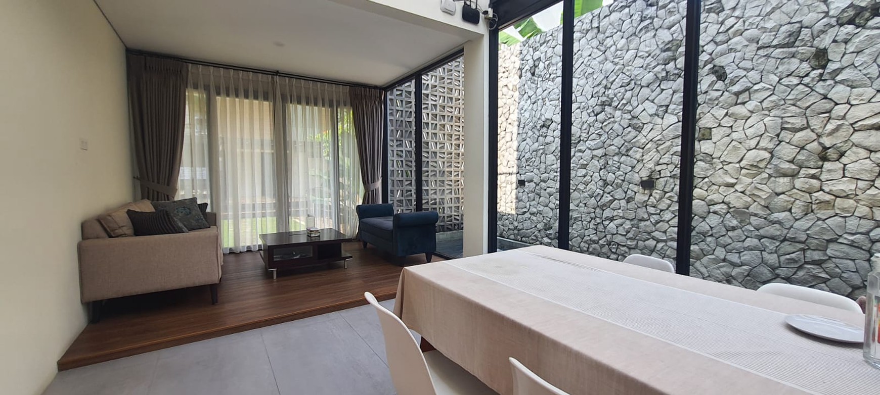 TURUN HARGA Rumah Cantik Kokoh 2 Lantai di Cibubur 