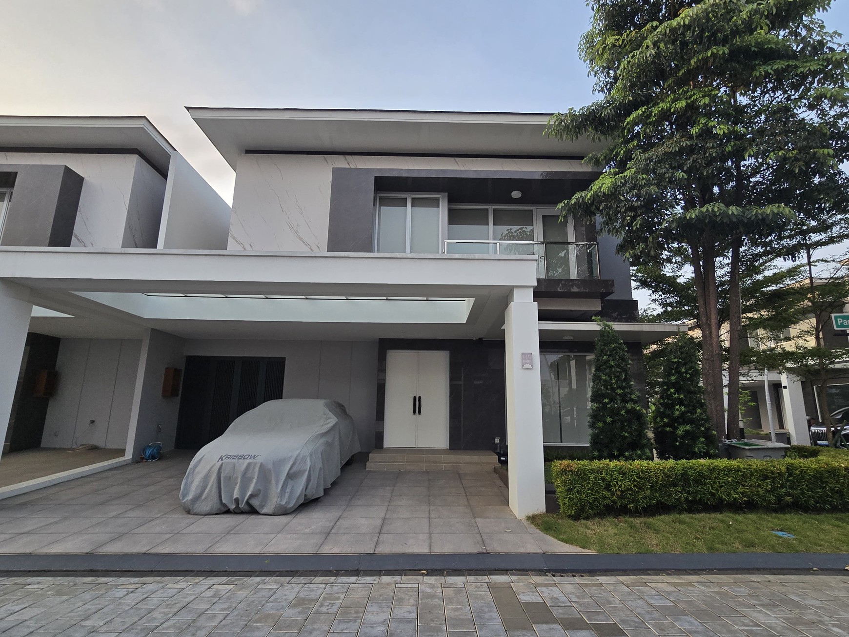 RUMAH MEWAH MEMPESONA DI PASADENA GRAND RESIDENCE GADING SERPONG