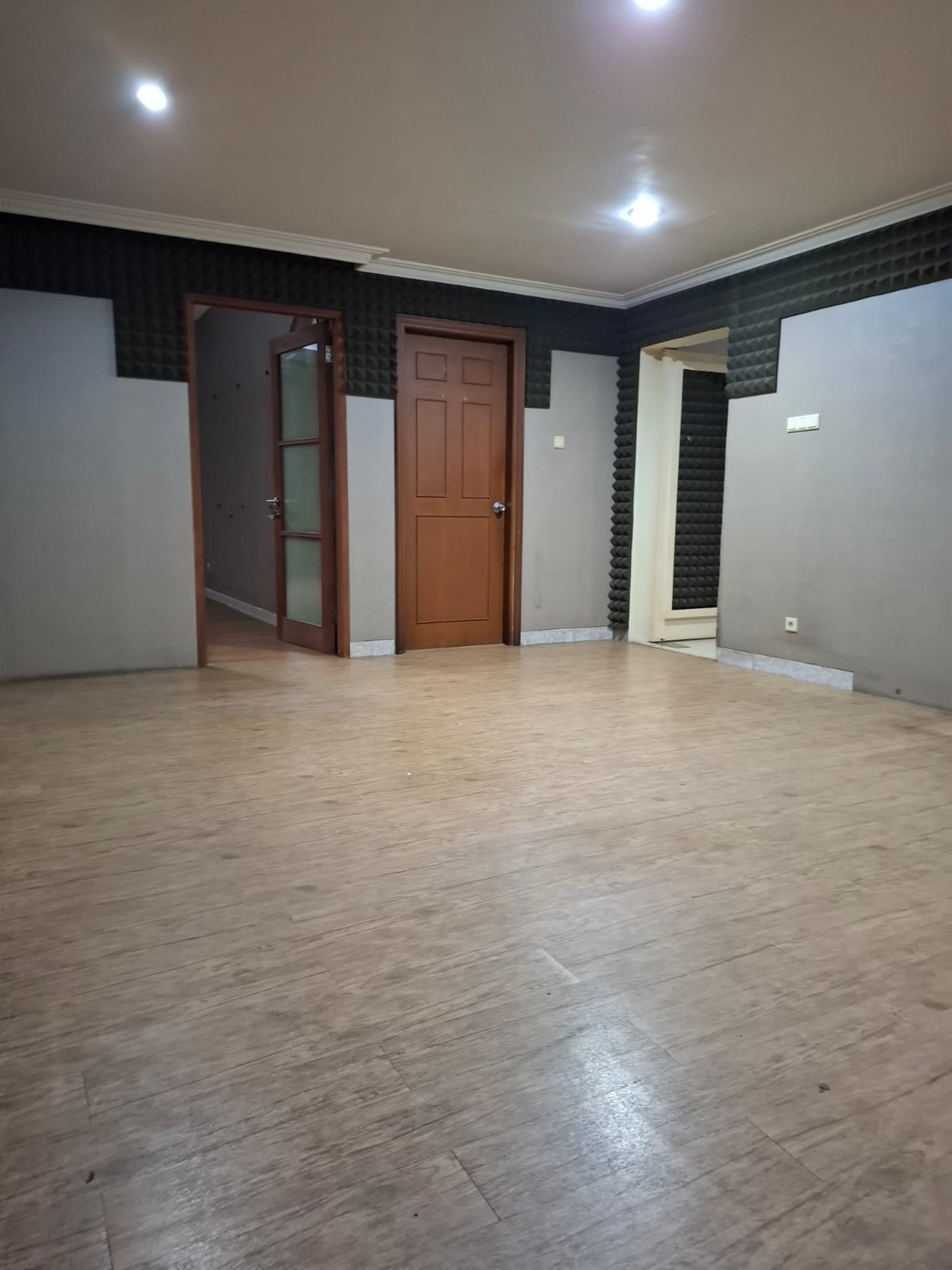 Disewa rumah siap huni untuk kantor lokasi di Jl panglima polim  Kebayoran baru Jakarta Selatan