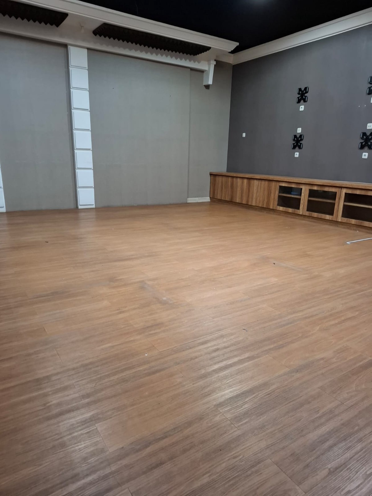 Disewa rumah siap huni untuk kantor lokasi di Jl panglima polim  Kebayoran baru Jakarta Selatan
