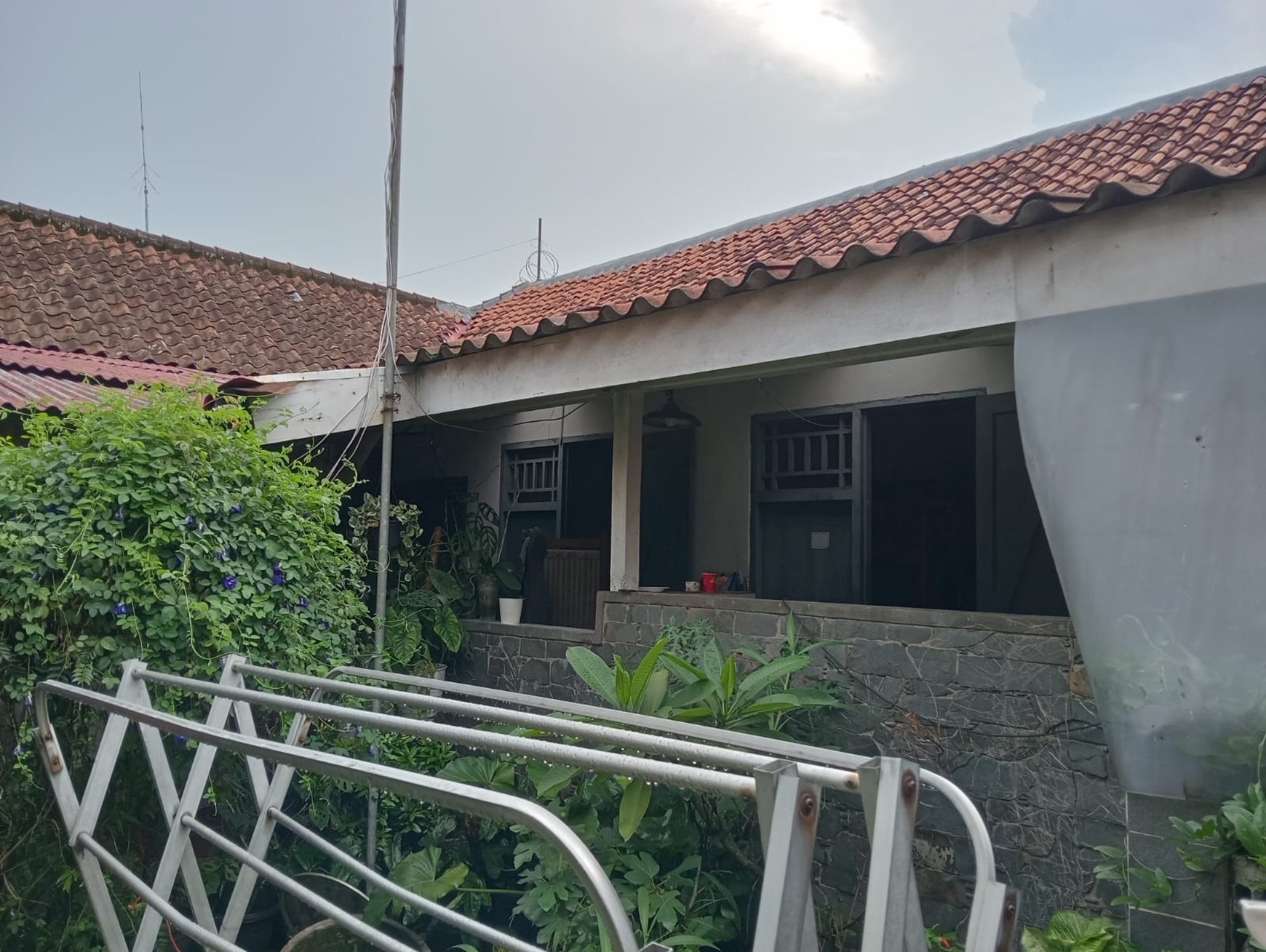 Rumah Strategis 2 Lantai Area Riau Anggrek cocok untuk berbagai bisnis Kec Sumur Bandung