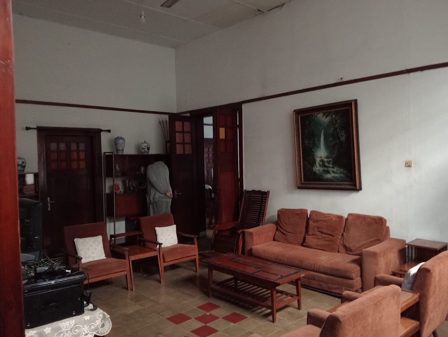 Rumah Strategis 2 Lantai Area Riau Anggrek cocok untuk berbagai bisnis Kec Sumur Bandung