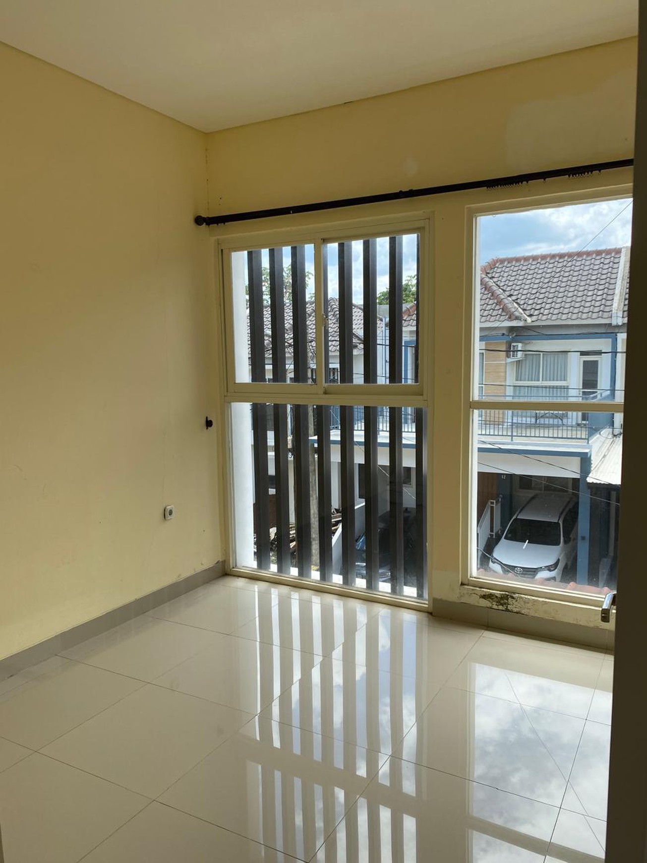 Rumah Siap Huni dengan Hunian Nyaman dan Asri di @Krukut Limo, Depok