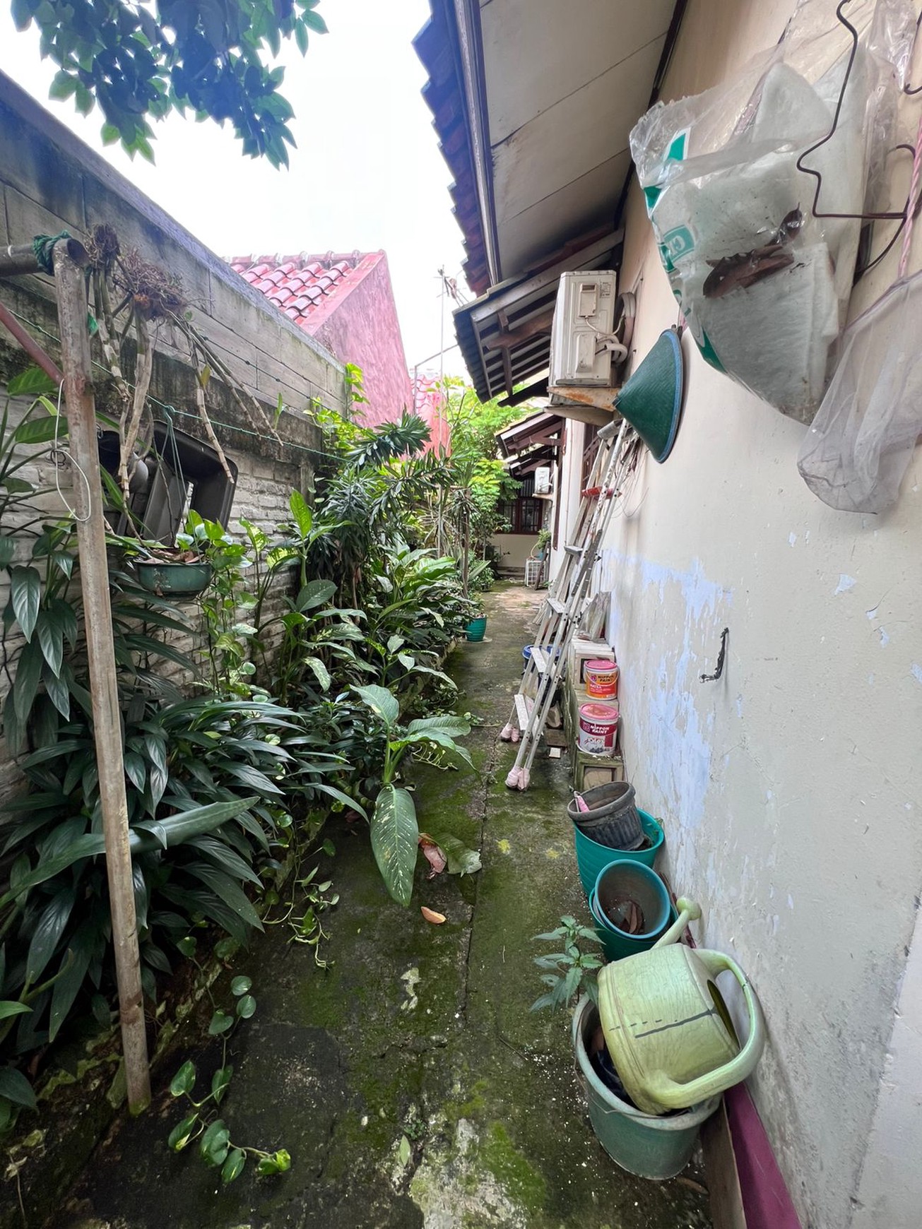 Rumah Luas SHM Siap Huni dengan Hunian Nyaman @Ciputat
