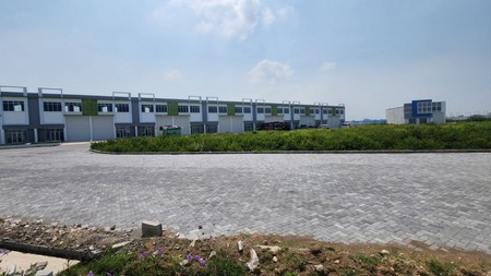Dijual Gudang dan Kantor di AKR Grand Estate Marina, ELP JIIPE, Manyar, Gresik