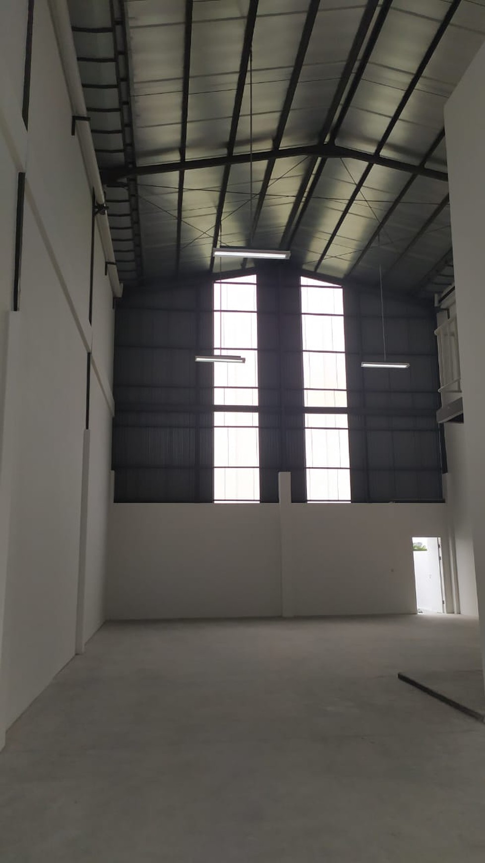 Dijual Gudang dan Kantor di AKR Grand Estate Marina, ELP JIIPE, Manyar, Gresik