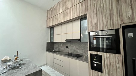 Rumah 2,5 lantai,dalam ruangan rapih di Bintaro Jaya 7
